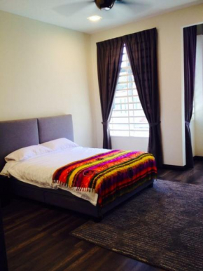  Leong Homestay Kuantan  Куантан